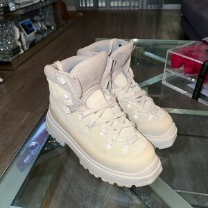 Canada Goose Journey Boots